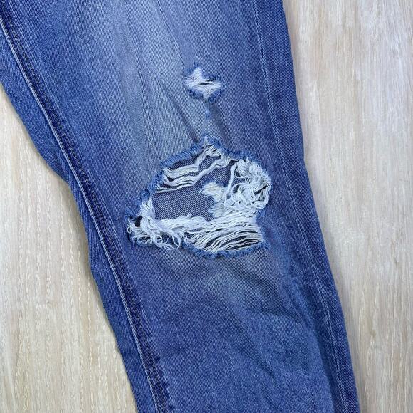 American Eagle Mom Jean Distressed High Rise Casual Everyday Denim Jeans 4 - Picture 4 of 16
